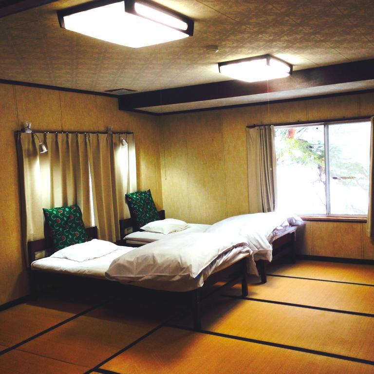 Guest House Yamashita-Ya Nanto Екстер'єр фото